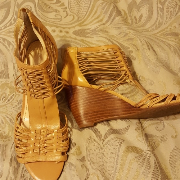 Sandals - Picture 4 of 4